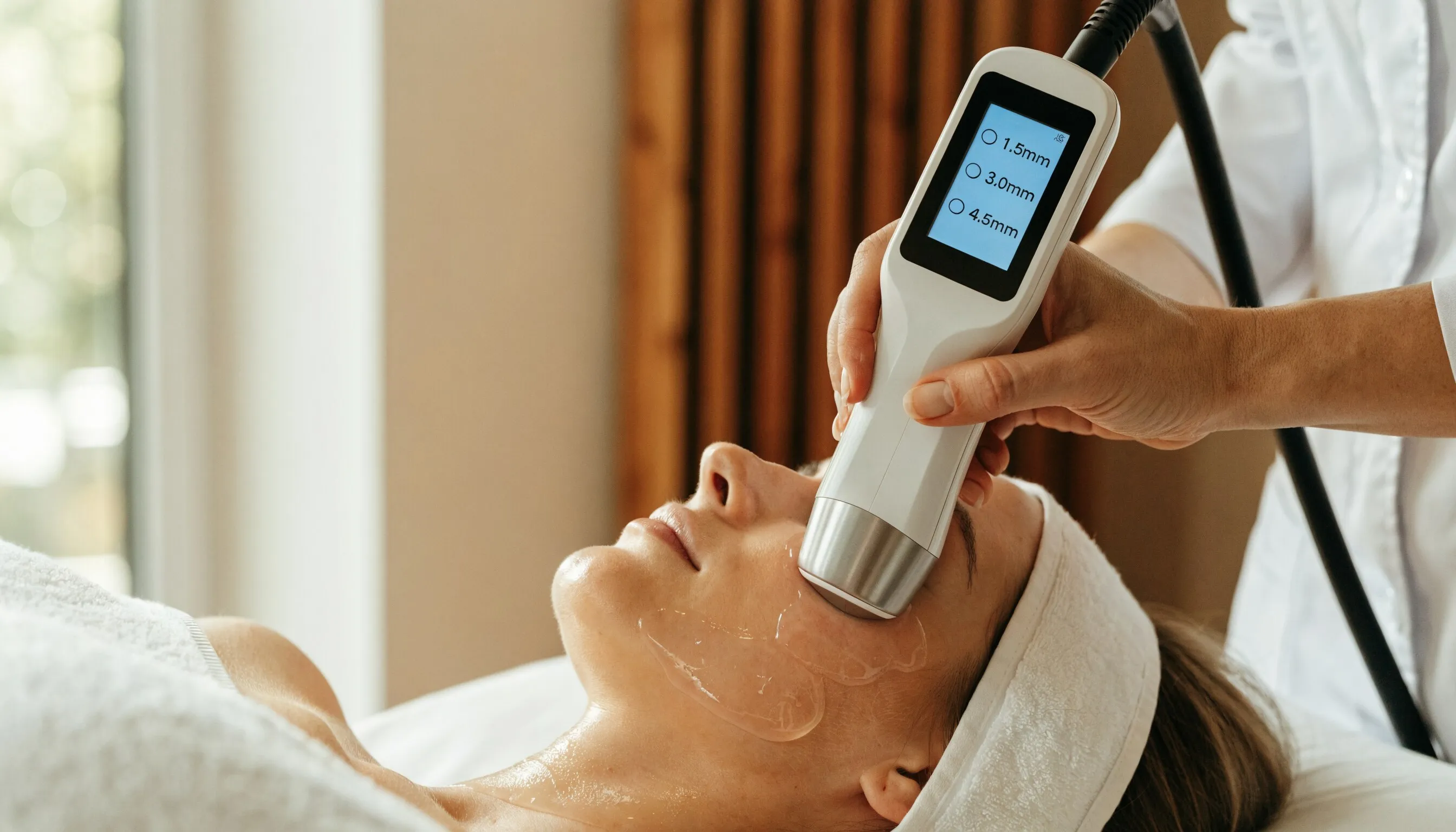 Sessão de HIFU facial na Bella Laser Clinic, no Porto